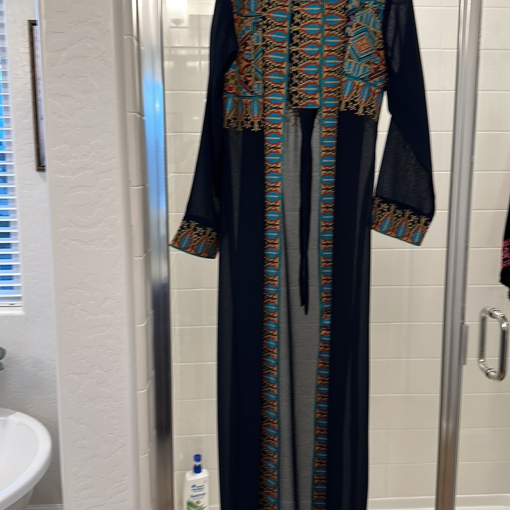 Navy blue embroidered  long sleeve open Abaya with matching belt - Picture 3 of 5